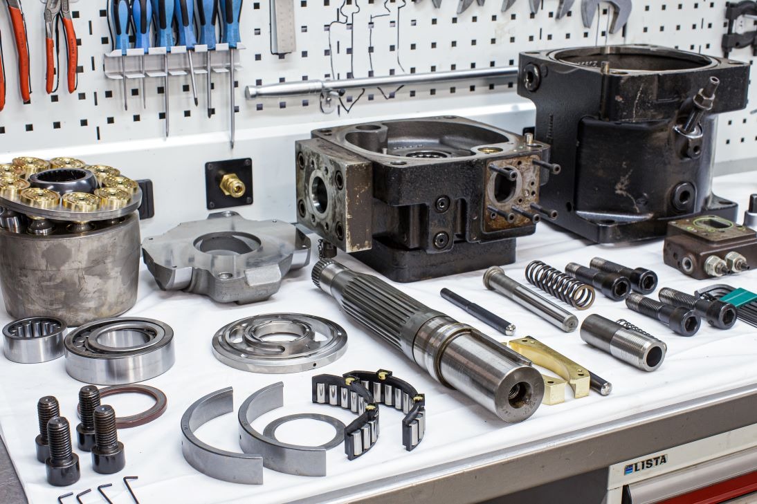 Hydraulic cylinder ram under working pressure